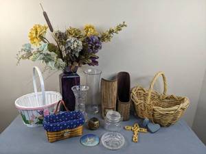 lot 66 image: Home Decor Baskets, Vases, Artificial Flowers, Candle Holder, and More