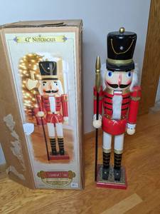 lot 118 image: Large Grandeur Noel Wood Nutcracker