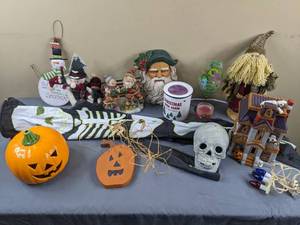 lot 94 image: Seasonal Decorations Halloween, Christmas, Santa, Pumpkin, Lights, Etc.