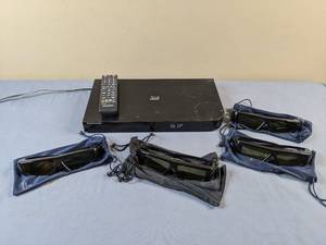 lot 98 image: Samsung 3D Blu-Ray DVD Player, Remote, and 4- 3D Glasses