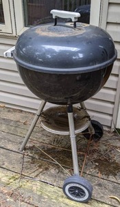 lot 117 image: Weber Charcoal Grill