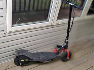 lot 11A image: Razor Electric Scooter