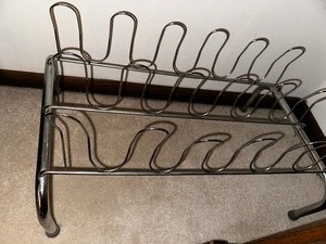 lot 14 image: Vintage Shoe Rack