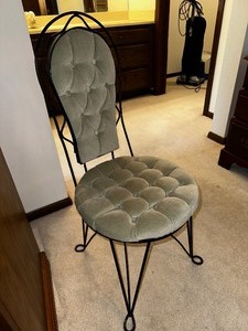 lot 16 image: Vintage Iron And Tufted Velvet Chair Measuring 16 Wide 35 Tall