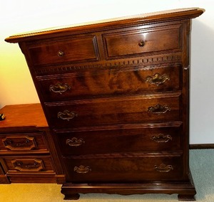 lot 27 image: Ethan Allen Vintage Solid Wood Six Drawer Upright Dresser Measuring 38 X 20 X 46 12