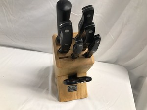 lot 105 image: Chicago Cut Three Knives And Knife Block