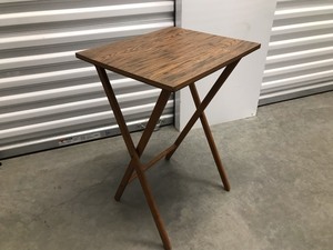 lot 76 image: Folding Wood MCM TV Tray Measuring 18 X 24 12 X 14 12 With Matching Wood Stand