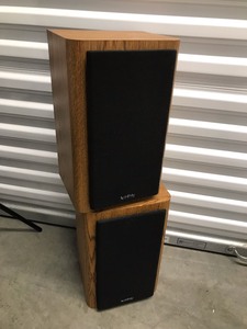 lot 79 image: Pair Of Infinity Speakers Measuring 9 Wide 8 Deep 15 Tall