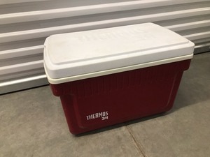 lot 84 image: Thermos 34 Quart Cooler