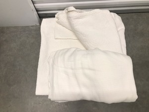 lot 89 image: Vintage White Queen, Size, Coverlet, And White Cotton Blanket