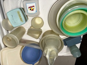 lot 119 image: Large Variety of Vintage Tupperware as seen in photo