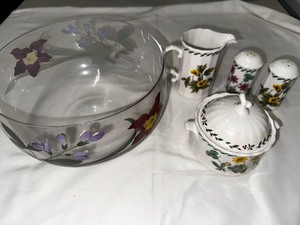 lot 125 image: Mikasa Summer Syphony Serving Pieces