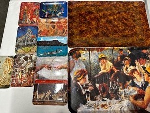 lot 128 image: Vintage Decorative Crafts Melamine Trays Made in Italy