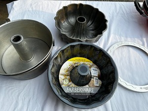 lot 173 image: Variety of Bundt and Angel Food Cake Pans