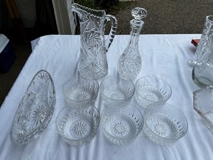 lot 179 image: Variety of Vintage Cut Glass Amerinan Brilliant Period Serving Pieces