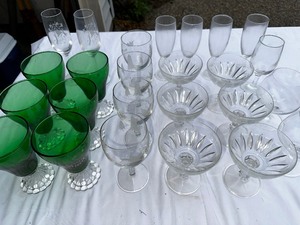 lot 185 image: Variety of Depression Glass Cocktail Glasses including Emerald Green Boopie Bubble Bottom Glasses