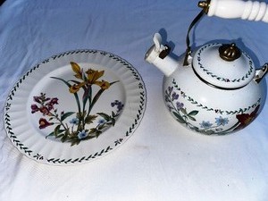 lot 189 image: Mikasa Maxima Super Strong, Fine China, Calm Summer Symphony - Serving Platter and Tea Kettle