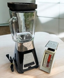 lot 148 image: Vintage Oster Designer Series Blender and Vintage Food Scale