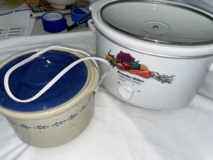 lot 136 image: Two Slow Cooker Crock Pots