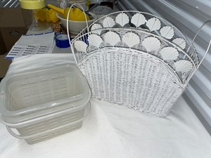 lot 137 image: Vintage White Wicker Woven Magazine Rack and Three Plastic Storage Containers