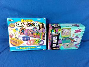 lot 131 image: Super CRA-Z-Loom With New Neon Bands and Pixobitz Studio