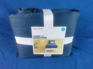 lot 162 image: New Satin Quilt - Room Essentials Blue Twin  XL Twin