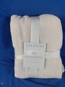 lot 190 image: New Micro Waffle Bed Blanket - Casaluna Full  Queen