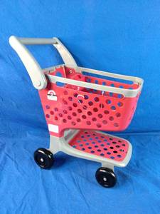 lot 199 image: New Target Toy Shopping Cart