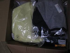 lot 7 image: assorted new clothes...