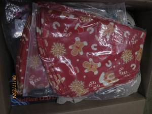 lot 45 image: new christmas , pillow garland, placemats and lights