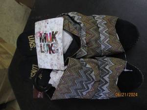 lot 143 image: new muk luk womens shoes size 8...