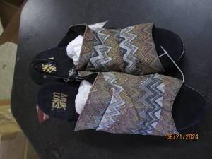 lot 151 image: new muk luk womens shoes size 9...