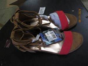lot 162 image: new size 8 muk luk womens sandels...