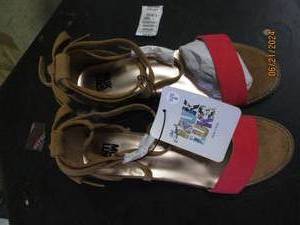 lot 166 image: new size 8 muk luk womens sandels...