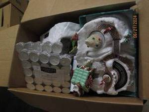 lot 189 image: box of christmas lights, candles and more