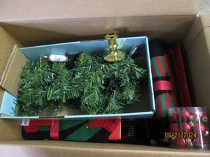 lot 198 image: box of christmas decor...