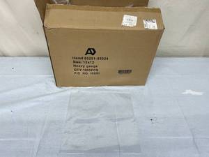 MSRP $350  1 Case (1000 each) NEW Action Bags 85251-85024 12 x 12 Heavy 4-mil Reclosable Bags (open box more like 900 in there)