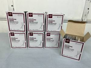 7 Cases (25 each per case) NEW Medline MDS093902 Single-Use Triple Pack 10% Povidone-Iodine Swabsticks - Expiration 1023 (open box)