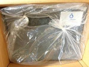 MSRP $400 1 Case (30case) NEW Halyard 47871 32 x 44 Hydrograbber OR Highly Absorbent Floor Mats - Absorbs Fluids (blood, oil etc) 12x their dry weight, Tacky fluid barrier backing sticks to floor, leaves no residue - Great For The Garage