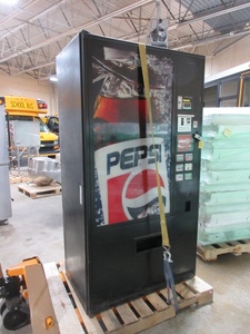 lot 701 image: VENDO COLD DRINK VENDING MACHINE