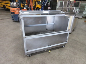 lot 712 image: BEVERAGE AIR DOUBLE SIDED MILK COOLER