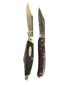 lot 32 image: Vintage Buck 303 (Made in USA) 3-Blade Pocket Knife (3.75 when closed) and a Single Blade (Made in USA) (3 when closed)