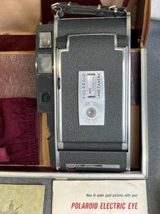 lot 75 image: Vintage Polaroid 900 Electric Eye Land Camera with Case (CleanUntested) Lot #2