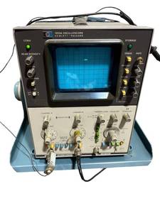 lot 84 image: Amazing Vintage HP 1223A Oscilloscope with Tektronix Scope-Mobile Type 200 C Mobile Rolling Cart in Good Working Condition