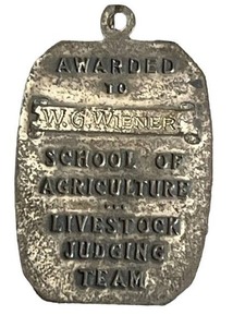 lot 108 image: 1928 U of M School of Agriculture Livestock Judging Team 1 Medal