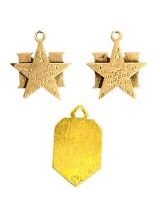 lot 109 image: 1935 U of M 1 Livestock Judging Team Medallions and U of M Champion Showman Medal