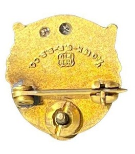 lot 112 image: Vintage Lapel Pins - U of M SA Honor (Stamped GOLD on back) & Foxbilt Feeds Merit Award (110th of 10K Stamp)