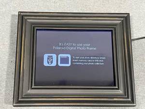 lot 131 image: Polaroid 8 Digital Picture Frame & Digital Dcor 7 Ultra Slim Digital Picture Frame (Both in Good Working Condition)