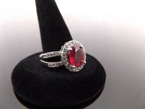 .925 Sterling Silver Ruby and Emerald Crystal Accented Ring Size 8