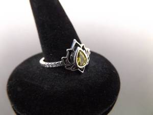 NEW .925 Sterling Silver Peridot Crystal Lotus Flower Ring Size 8